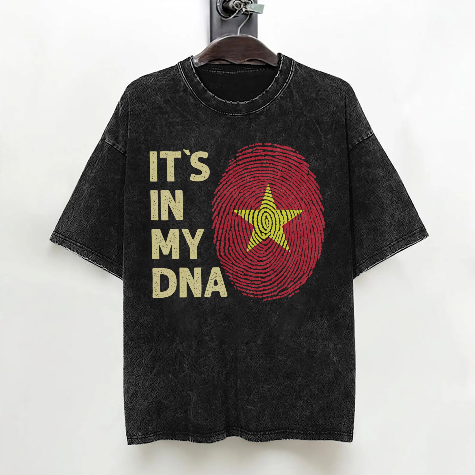 ベトナムが私の DNA に込められたベトナム国旗 T シャツ - Street Fashion In Vietnam のレビューと価格